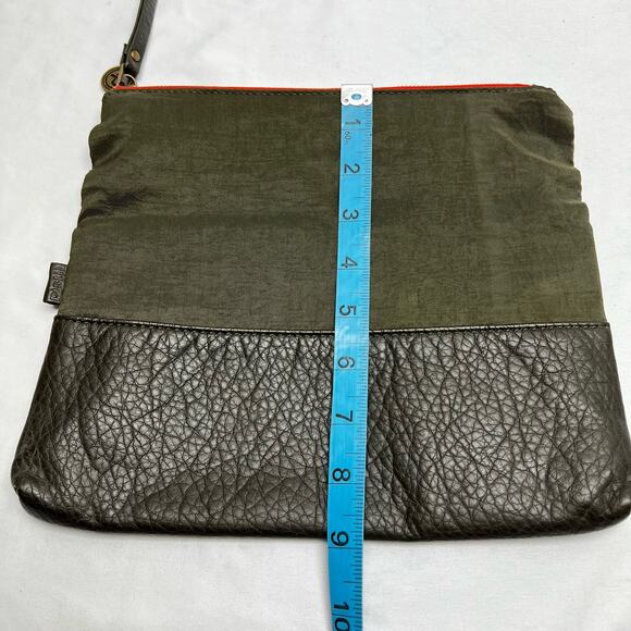 Pistil USA Zip Pouch Wristlet Clutch Leather & Nylon Olive Green Fold Over - Picture 6 of 7